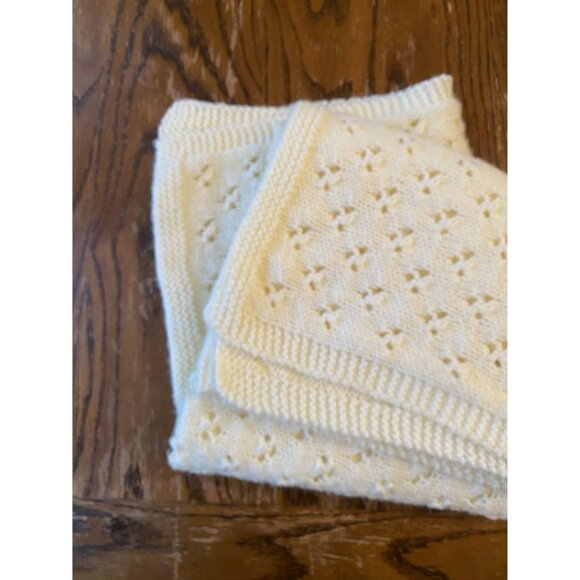 Handmade Cream Knit Baby Blanket 34"x42' - Picture 6 of 6